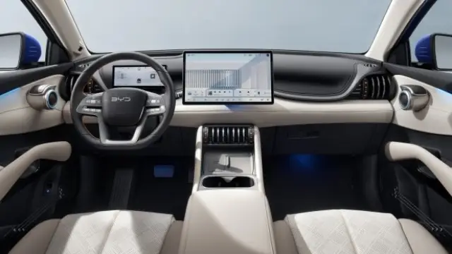 The Chinese offensive intensifies even more with the BYD Atto 3 Evo, which attacks Europe 