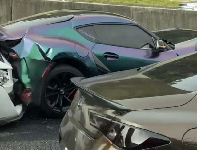 Осем скъпи спортни коли катастрофираха при улична гонка на магистралата (ВИДЕО)