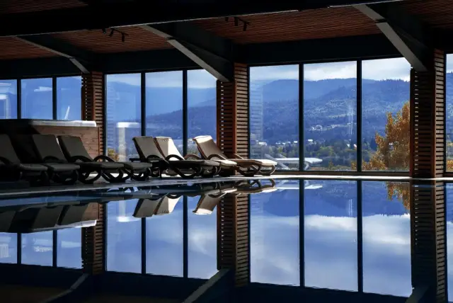  Най-младата дама в туризма трансформира комплекс в Цигов чарк в божествен ъгъл 