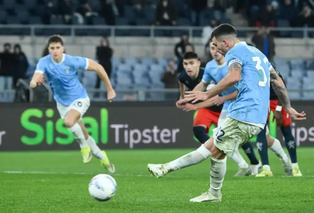 В шоу с пет гола: Лацио измъкна победата над Дженоа в стотната минута 