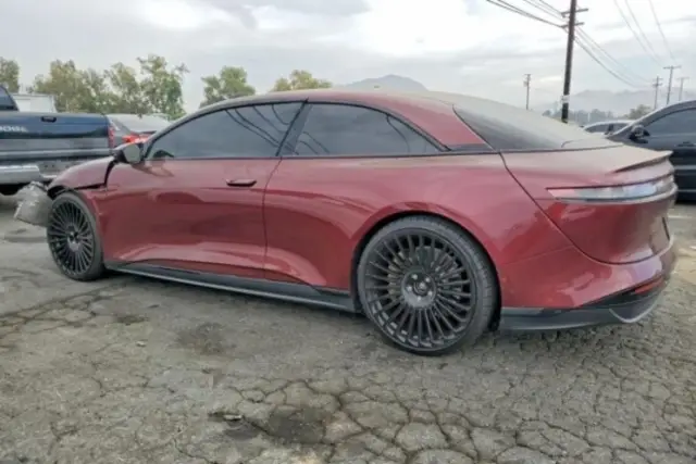 Уникалното купе Lucid Air на Шакил О