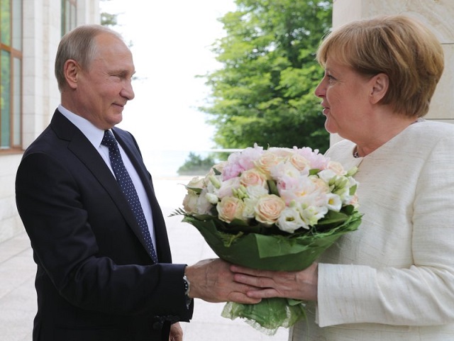 Меркел vs. Путин край Берлин - Август 2018