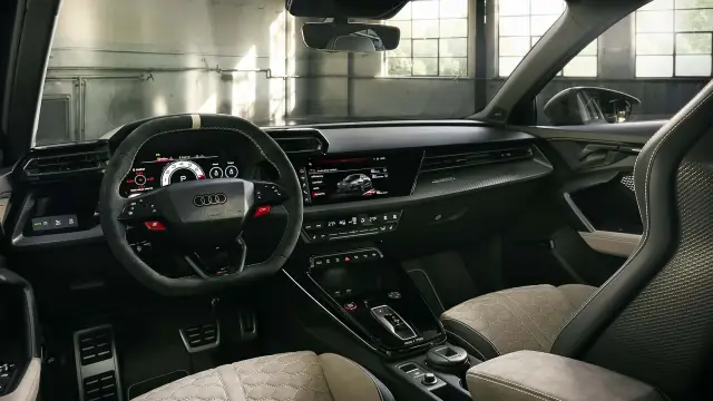 Audi чества най-обичания си двигател с наточено RS3