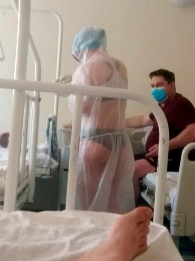 Русия брани голата медсестра (СНИМКИ)