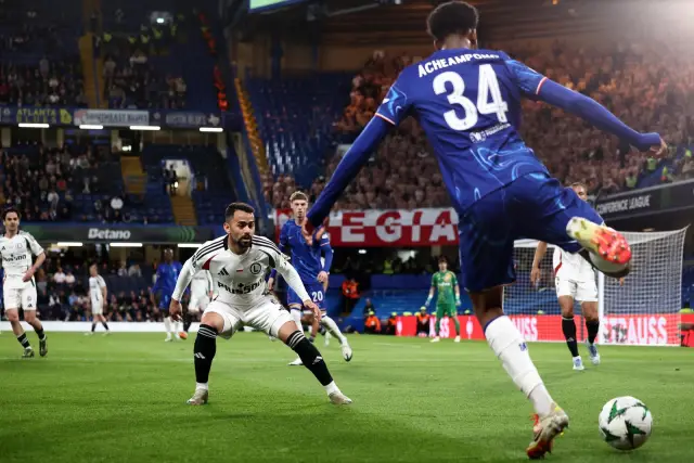 Челси изгуби на " Стамфорд Бридж ", само че се класира на полуфинал в Лигата на конференциите