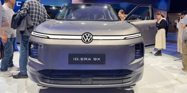 Огромният кросоувър Volkswagen ID.Era 9X е на цената на Golf