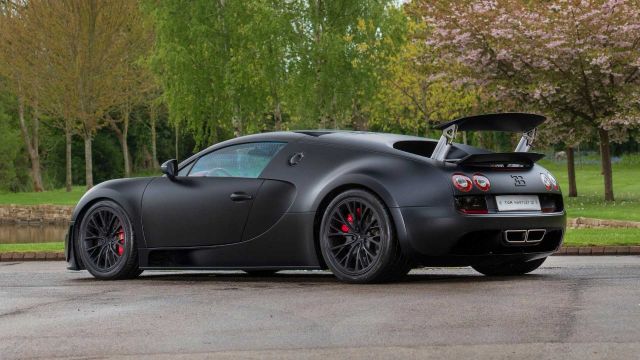 Продава се последното произведено Bugatti Veyron Super Sport