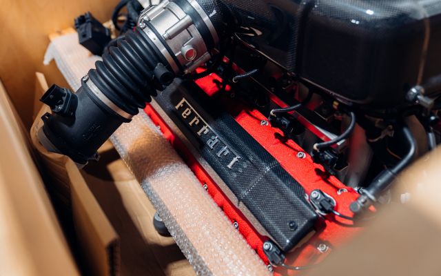 Продават чисто нов двигател от легендарно Ferrari