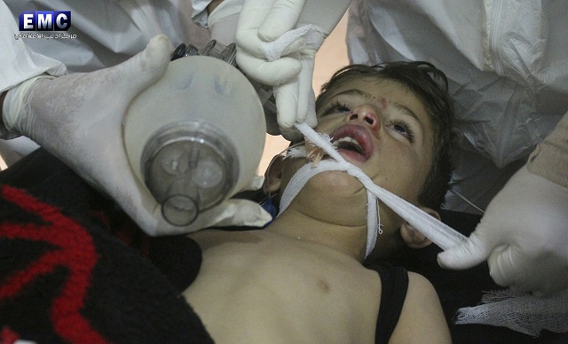 Ново клане в Сирия с признаци за газова атака (СНИМКИ)