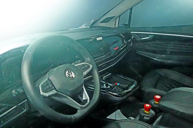  Volkswagen тества голямо SUV 