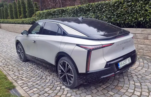 Тествахме най-скъпата френска кола (без да броим Bugatti)