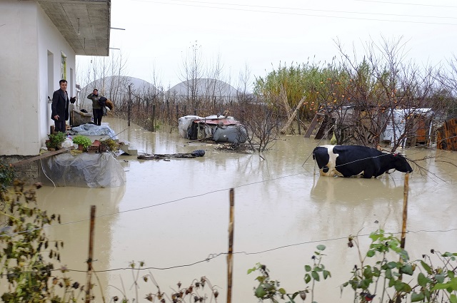 Природата няма милост. Дъждът над Балканите не спира (СНИМКИ)