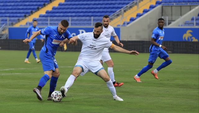  Левски бие с гол на Робърта в последната си контрола 