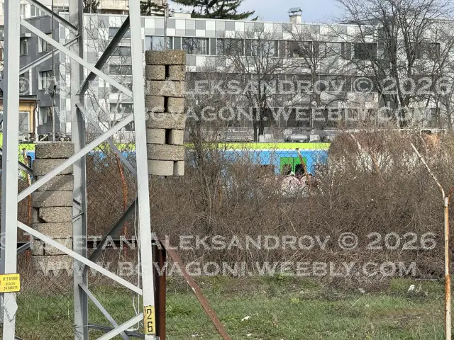 Надраскаха един от новите влакове на БДЖ - СНИМКИ