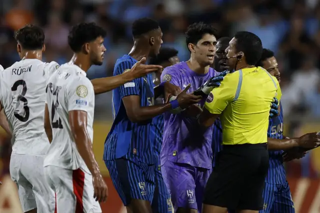 Ал-Хилал хвърли втора огромна бомба и в профил Ман Сити в вманиачен мач