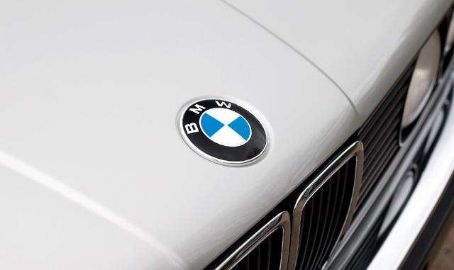 Дилър на Koenigsegg продава най-запазеното BMW 325iX Е30 в света