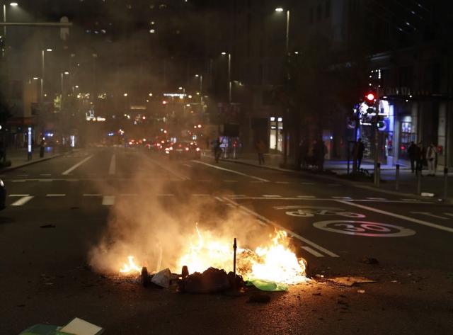  Коронавирусът донесе безпорядък и вълнения в тази европейска страна (СНИМКИ) 