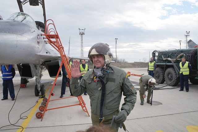 Ненчев: 6 нови двигателя за МиГ-29 ще бъдат доставени с обществена поръчка