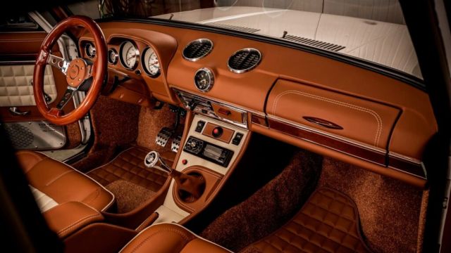  В България остаряло Жигули беше оборудвано със салон на равнище Rolls-Royce 