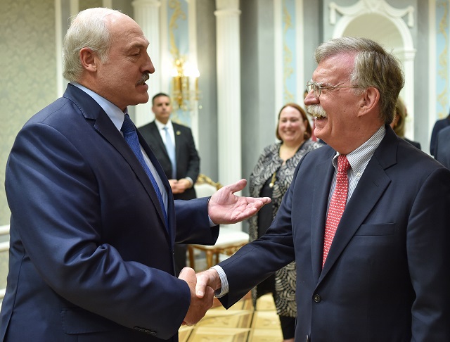 Историческо! Беларус иска сближаване със САЩ