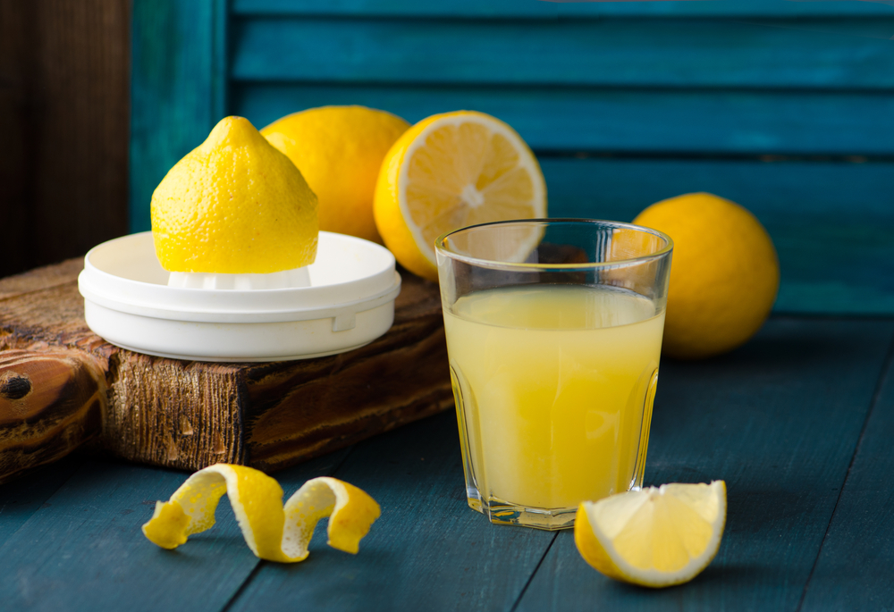 Каква е ползата да спите с половин лимон до леглото?