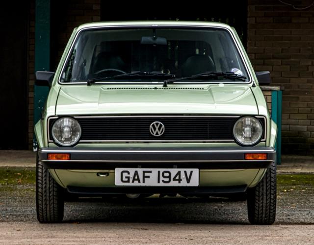  Продава се Golf I на 1200 км 