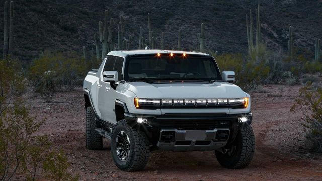 Над 12 хиляди лева струват стоповете на електрическия Hummer 
