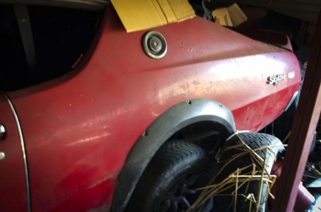  47-годишен Nissan в плачевно положение се продава на цената на нов Rolls-Royce 