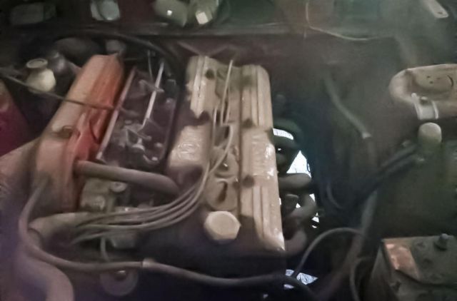  47-годишен Nissan в плачевно положение се продава на цената на нов Rolls-Royce 