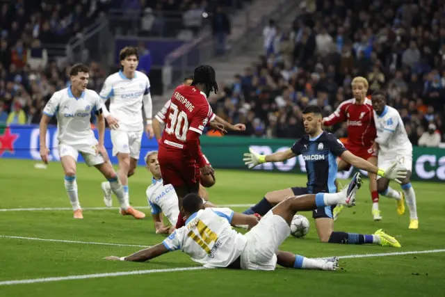 Ливърпул с категоричен успех в Марсилия и вече докосва осминафиналите 