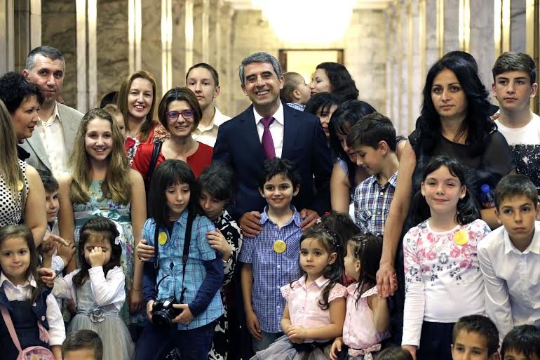 Наградиха победителите от „Голямото семейство-2016“