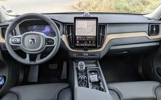 Тествахме новото Volvo XC60 (вижте и цените му у нас) | интерФакти.БГ Тествахме новото Volvo XC60 (вижте и цените му у нас)