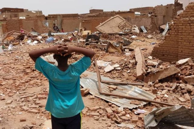 Судан загива тотално докато Израел воюва с 