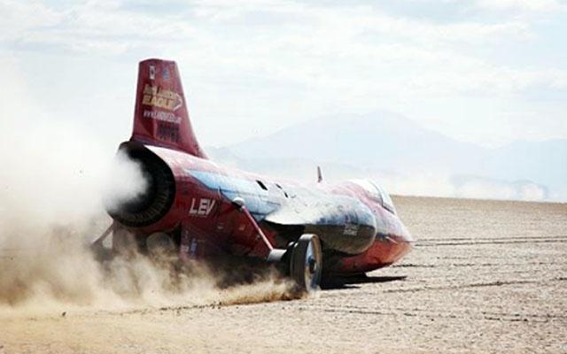  Най-бързата жена-шофьор в света 