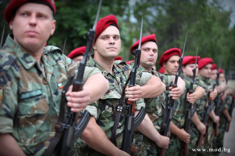 Не сме военна сила на Балканите (СНИМКИ)