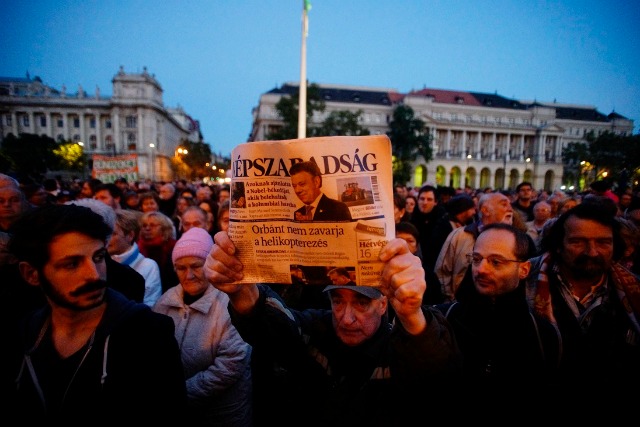 Закриването на унгарски вестник предизвика тревоги