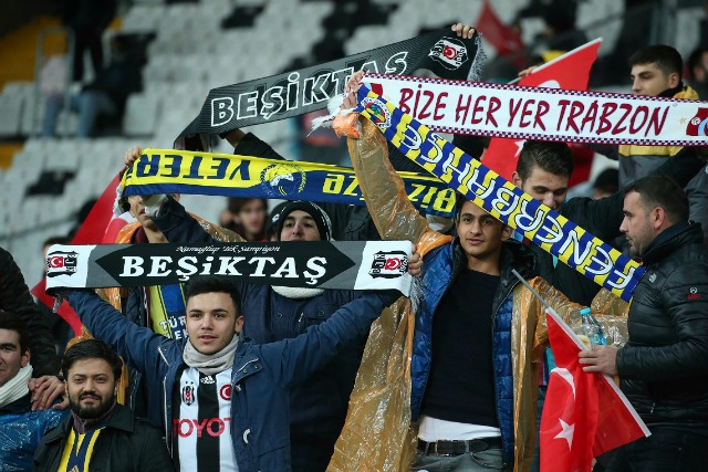 Полицаи, футболисти и Ердоган – заедно срещу терора (СНИМКИ)