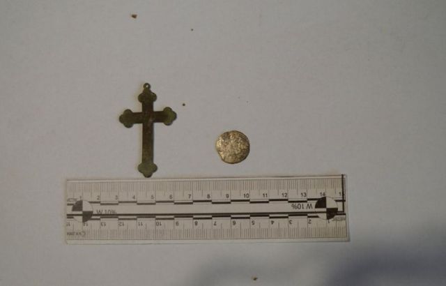  Иззеха голям брой монети, оръжие и предмети при акция в Старозагорско 