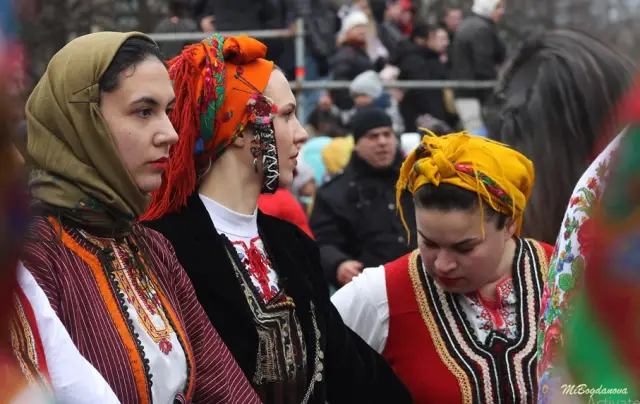 Най-добрите групи на Сурва 2026 ще дефилират през днешния ден (СНИМКИ)