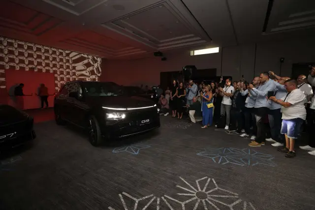Най-високотехнологичните китайски автомобили „кацнаха“ в София. Ето и колко струват 