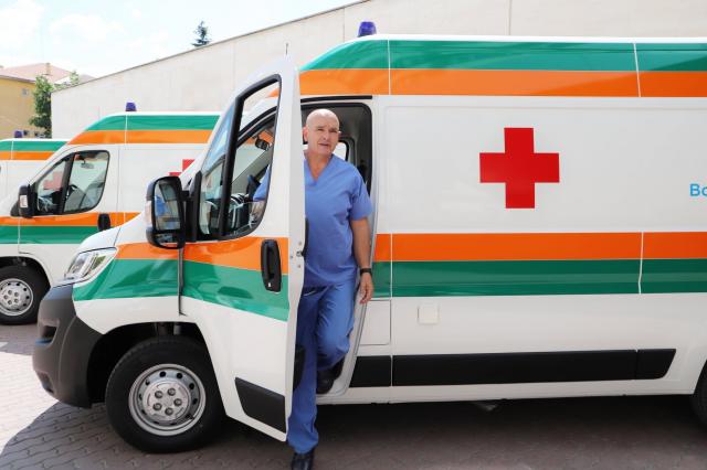 Новите високотехнологични линейки Citroen са вече във ВМА