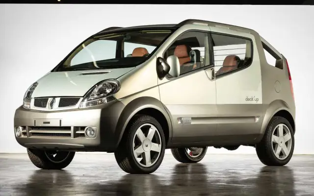 Продават се 100 автомобила Renault