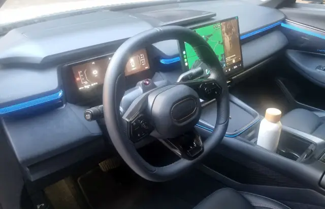 Тествахме технологиите под капака на първия плъг-ин хибрид с пробег до 200 км само на ток