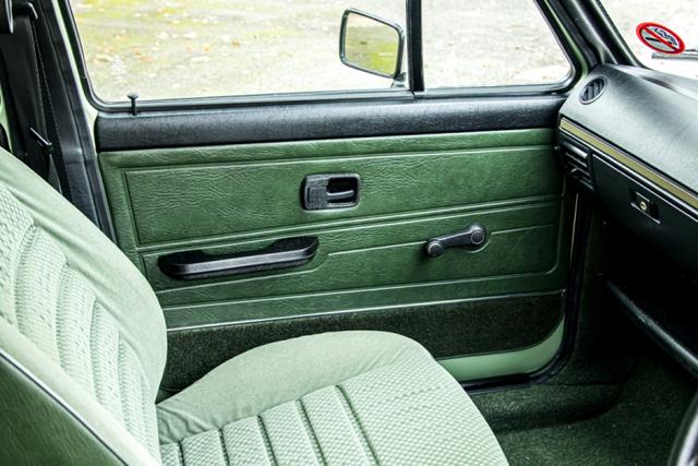  Продава се Golf I на 1200 км 