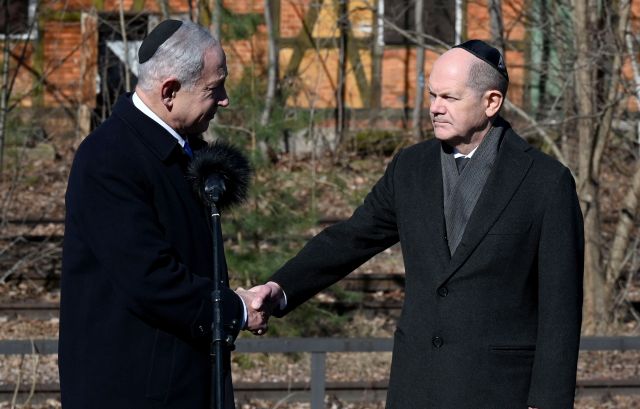 Бенямин Нетаняху и  Олаф Шолц посетиха жп гара - паметник на Холокоста