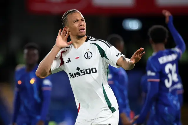 Челси изгуби на " Стамфорд Бридж ", само че се класира на полуфинал в Лигата на конференциите