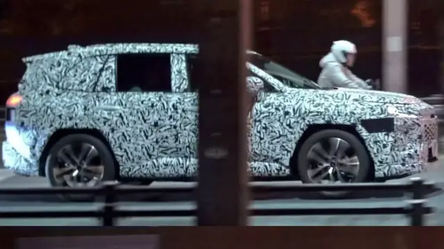 Изцяло новата Toyota RAV4 се появи по улиците в Япония