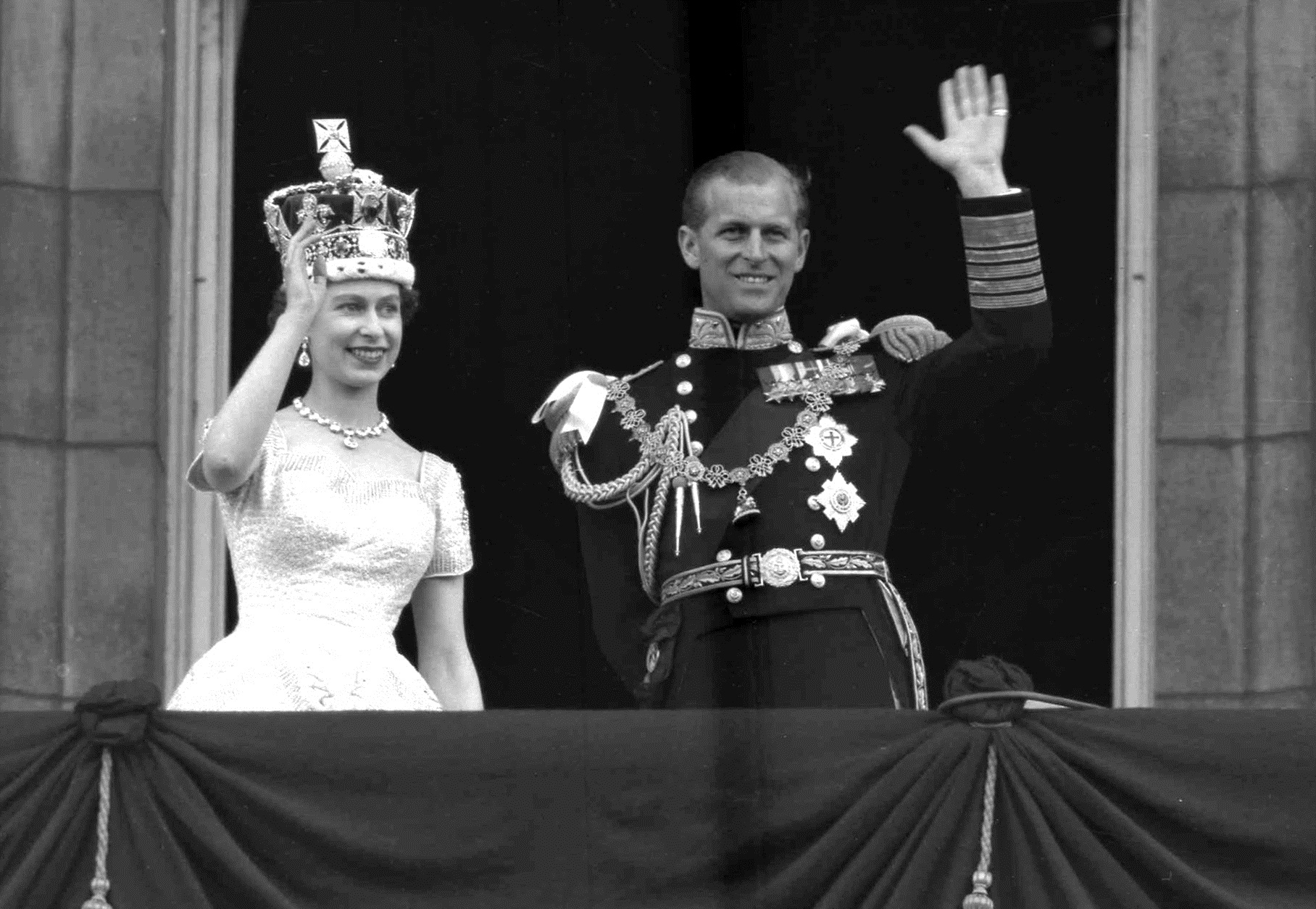 Оттеглянето на най-безпардонния британски принц (СНИМКИ)