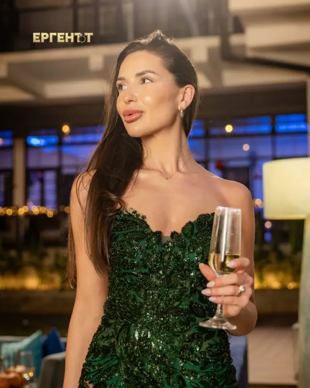 След раздялата с Кристина Ергенът Виктор се насочи към друга "ергенка" 