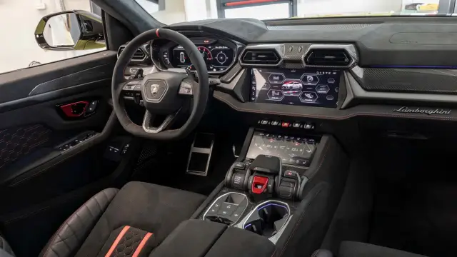 Lamborghini представи най-наточената „джипка“ в историята си